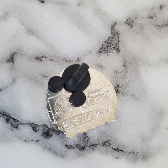 Disney Star Wars Lanyard & 3 Pin Bundle - Picture 6 of 11